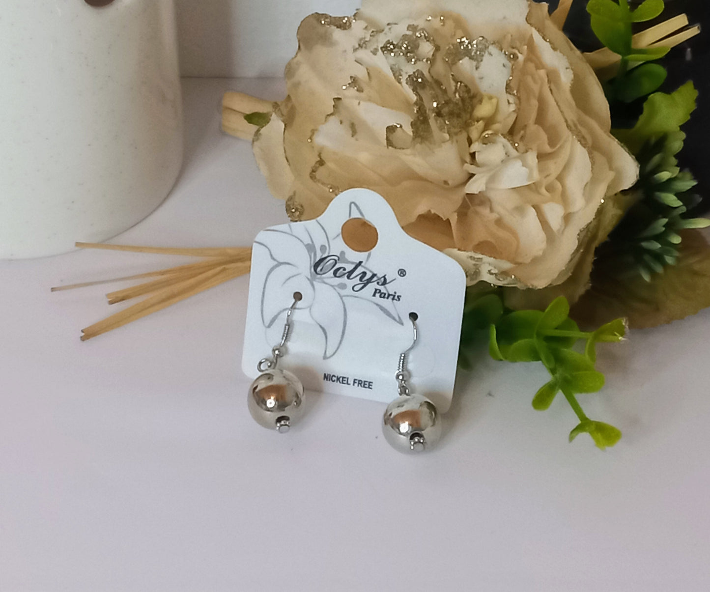 boucle d'oreille boule grise (Fantaisie) BO20224