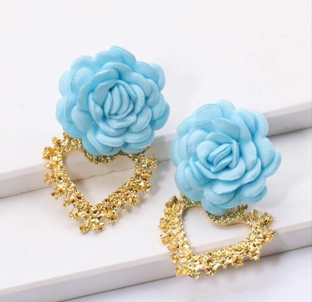 Boucle d'oreille fleur bleu (fantaisie) BO14924