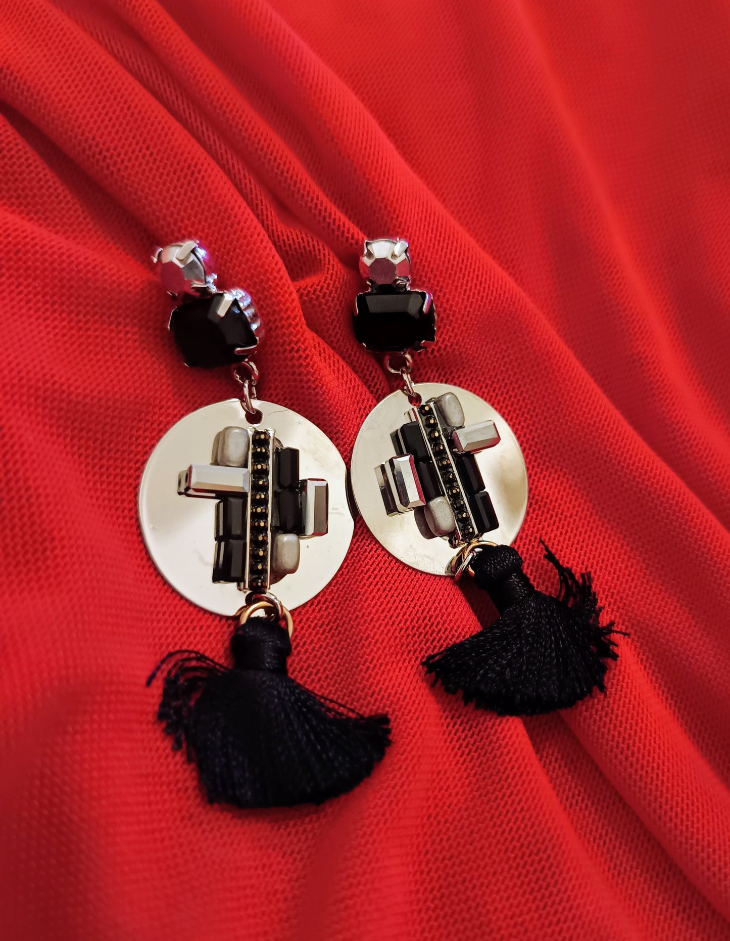 Boucle d'oreille noir et argent (Fantaisie)