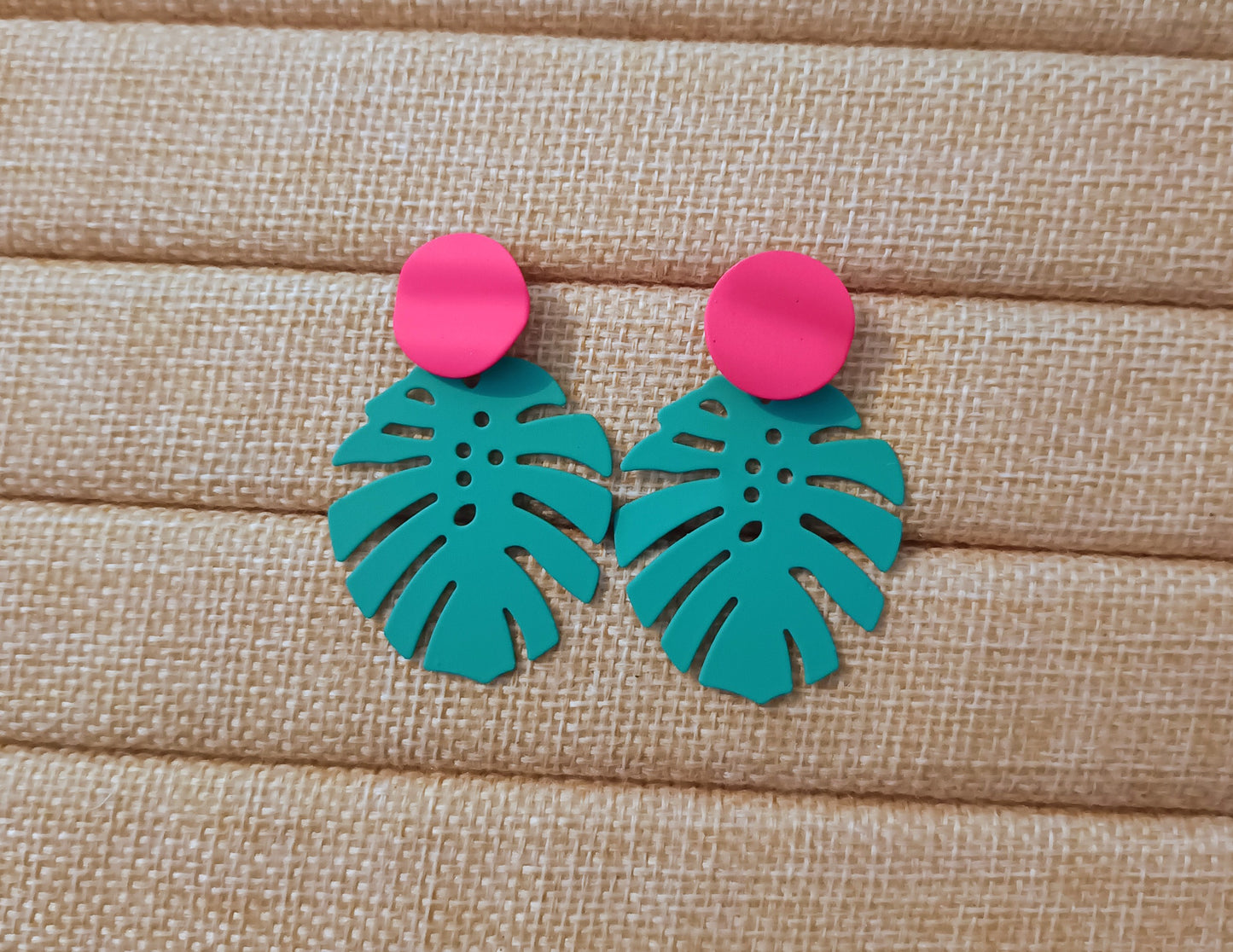 Boucle d'oreille bleu et rose (fantaisie)