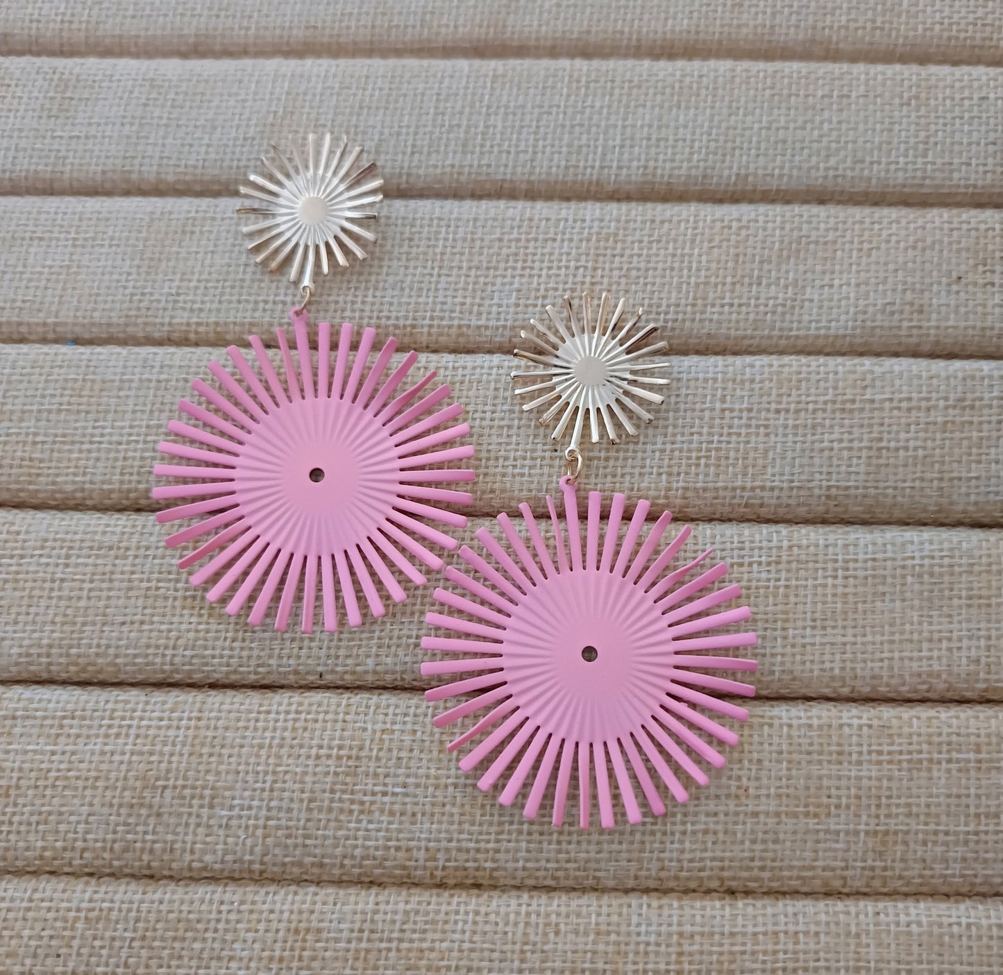 Boucle d'oreille rose (fantaisie)