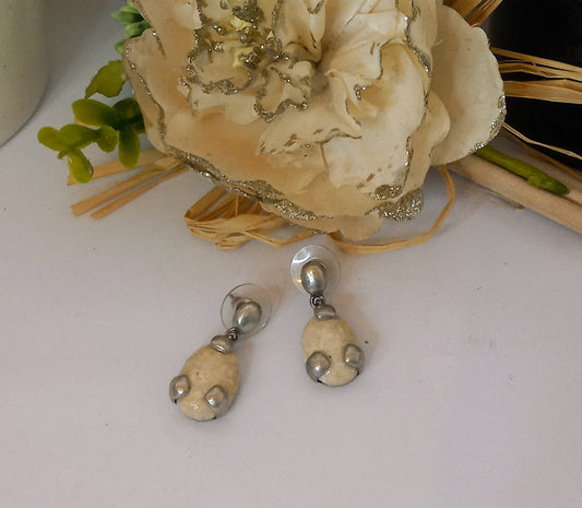 Boucle d'oreille beige (Fantaisie) BO20824