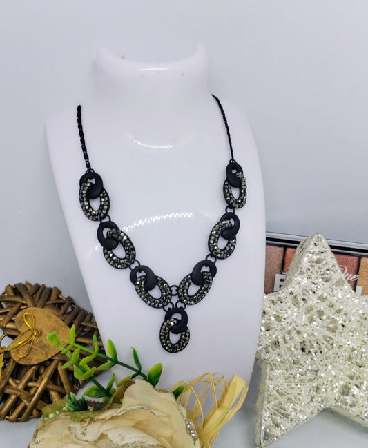 Collier noir à pierre (Fantaisie) C1025