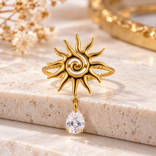 Bague Soleil Doré avec Pendentif Goutte en Zircon – Acier Inoxydable