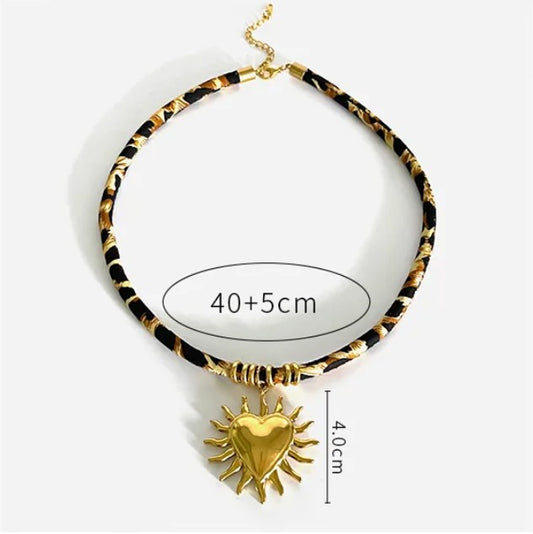 Collier léopard et coeur or (Acier)
