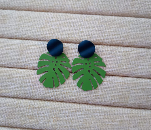 Boucle d'oreille verte (fantaisie)